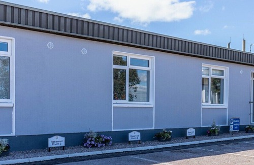 Tramore Apartment | The Doneraile Room (@BurrowLodge)