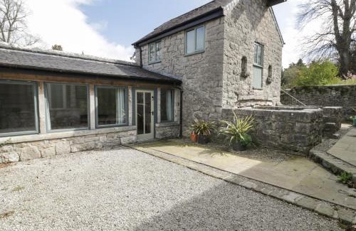 Llanrhaedr House | The Dovecote