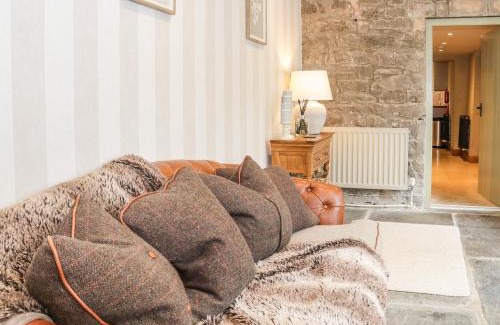 Llanrhaedr House | The Dovecote