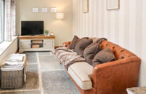 Llanrhaedr House | The Dovecote