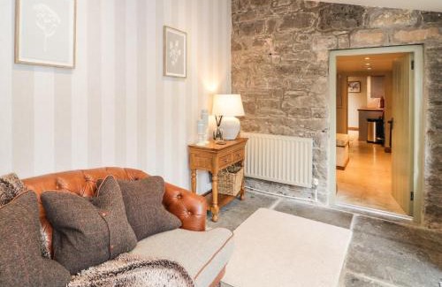 Llanrhaedr House | The Dovecote