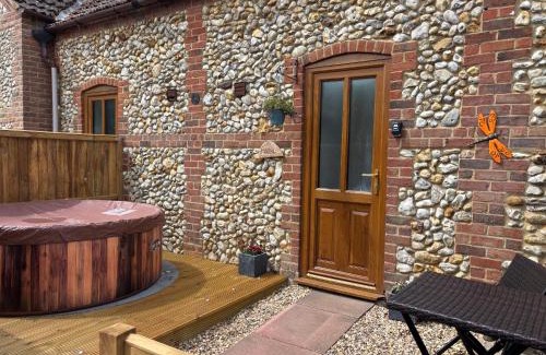 East Dereham Apartment | The Ducks - Stunning remote Norfolk Appt with Lazy Spa