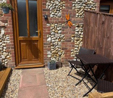 East Dereham Apartment | The Ducks - Stunning remote Norfolk Appt with Lazy Spa