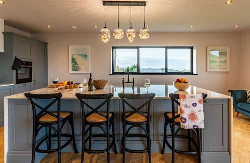 Instow House | The Dunes - Four Bedroom House, Sleeps 8