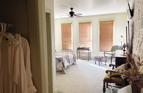 Louisiana Hotel | The Eagles Nest Inn