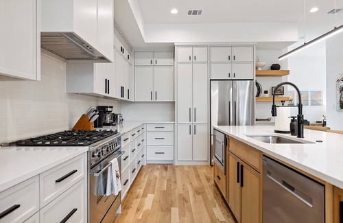 Oak Lawn House | The Eastwood Escape