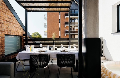 Jambes Apartment | The Edgewater Suites - Park View