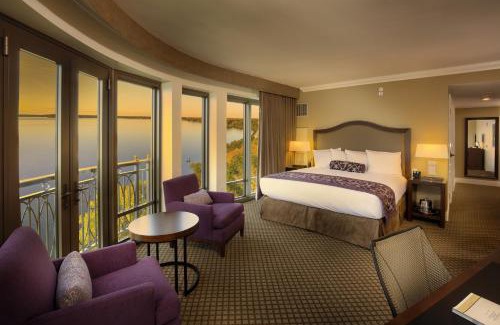 Madison Hotel | The Edgewater