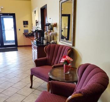 Fairbury Hotel | The Edgewood Hotel and Suites