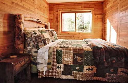 Clam Lake House | The Elk Inn - Lower Clam Lake