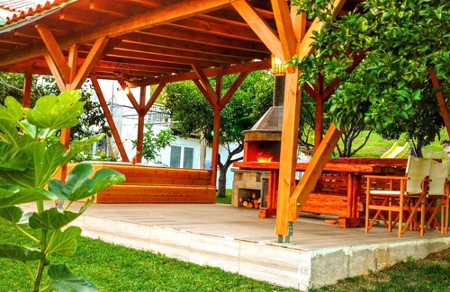 Nikopolis Apartment | The Elysian at Nicopolis exclusive outdoor jacuzzi