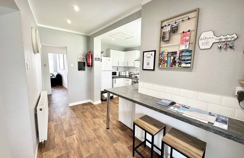 Morecambe House | “The End House” 2 minutes walk to the beach