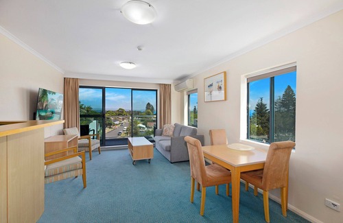 Central Coast Apartment | The Entrance Waterfront Apartment 425