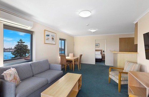 Central Coast Apartment | The Entrance Waterfront Apartment 425
