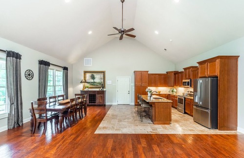 Calhoun House | The Falls at Whitetail Ranch - Intimate Retreat