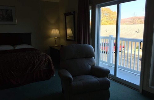 Montour Falls Hotel | The Falls Motel