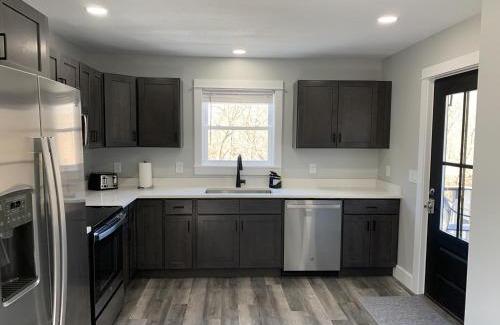 Burdett Apartment | The Fallsview at Burdett Falls