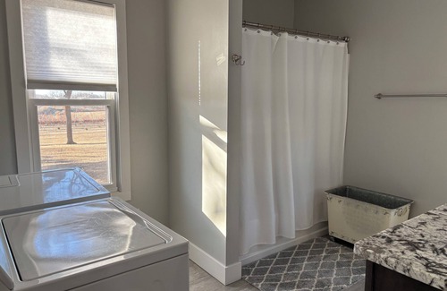 Lyons House | The Farmhouse-3-bedroom house nearby Humboldt close to I-90
