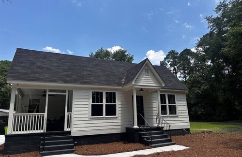 State Park Other | The Farmhouse Retreat on 9 acres