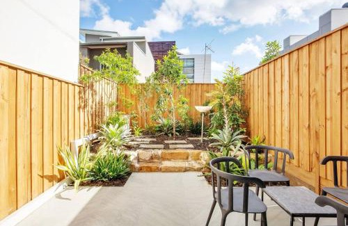 Alexandria Apartment | 'The Fern' Split-level Eco Luxury with Lush Courtyard