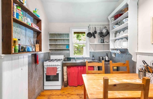 Beaumont Cottage | The Fernery @ Red Dog Retreat