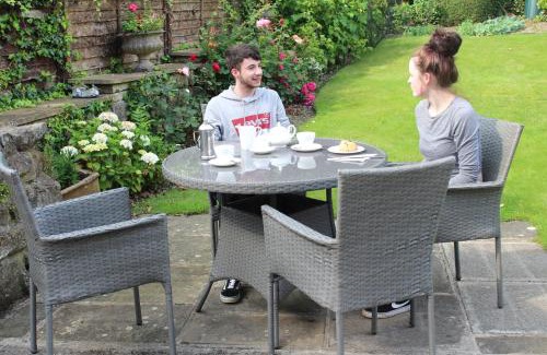 Summerbridge Bed & Breakfast | THE FIRS B&B &TEA ROOM