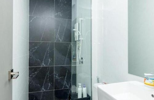 George Town Apartment | The Floral Retreat N3w Cozy High floor Beacon Executive Suite