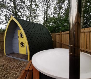 Poulton-le-Fylde Resort | The Forest Pod - Wood Fired Hot Tub and Fire Pit