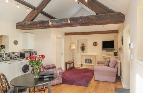 Marksbury Cottage | THE FORGE, pet friendly in Farmborough