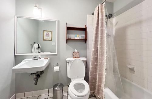Newfane Hotel | The Four Columns Inn & 1832 Tavern