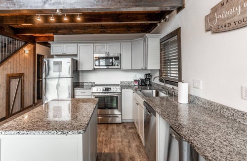 Ponca Condo | The Foxfire Cabin - Tree-top Getaway