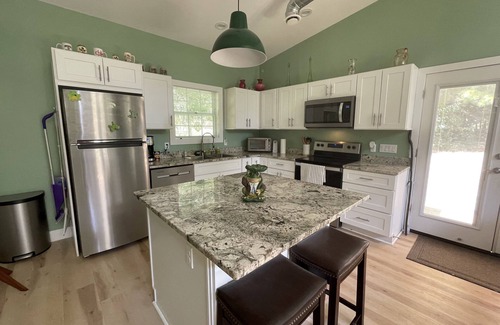 Seneca Cottage | The Froghouse at Redland Ranch