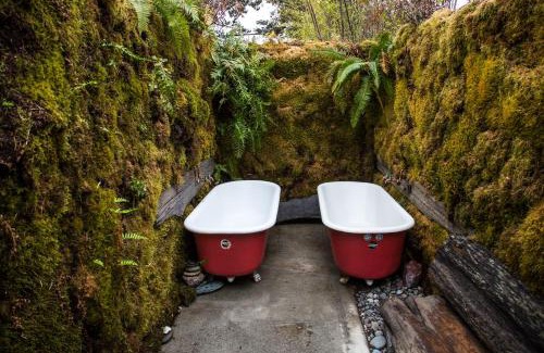 Arcata Hotel | The Front Porch Hidden Oasis