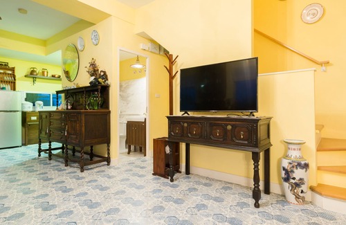 Hua Mak House | The Gallery House near BKK Airport & Air