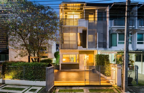 Hua Mak House | The Gallery House near BKK Airport & Air