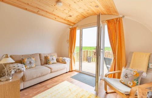 Newton Stewart Apartment | The Galloway Steading- The Bee Hive Couples Retreat with Hot Tub and Fire Pit
