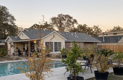 Citrus Heights House | The Garden Cottage House with stunning large pool/jacuzzi, baby grand piano