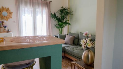 Kerameikos Apartment | The Garden Loft
