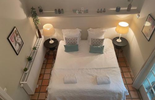 Villamblard Bed & Breakfast | The Garden Room