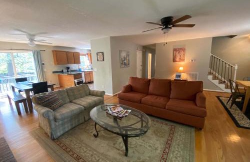 Woodfield House | The Garnet Goliath Columbias Biggest BnB Yard