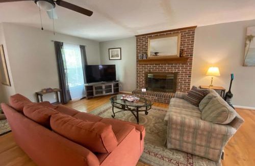 Woodfield House | The Garnet Goliath Columbias Biggest BnB Yard