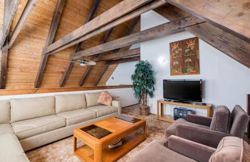 Serene Lakes Ski Chalet | The GDF Skoien Cabin