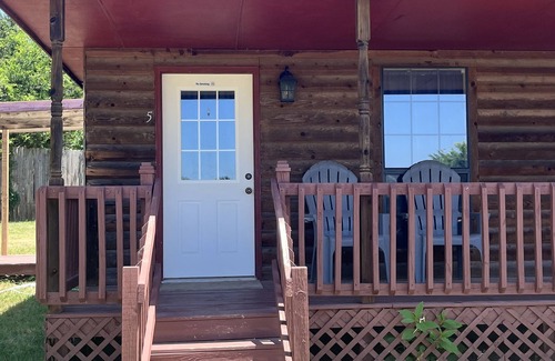 Sulphur Cabin | THE GETAWAY-Cedar Creek Cabins