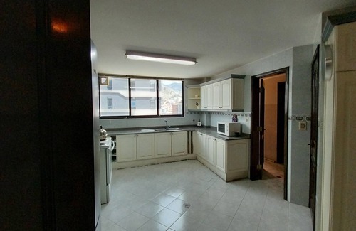 Macrodistrito Sur Apartment | The Gilded Residence