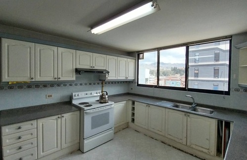 Macrodistrito Sur Apartment | The Gilded Residence