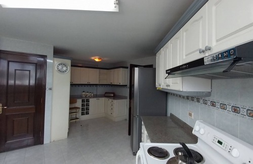 Macrodistrito Sur Apartment | The Gilded Residence