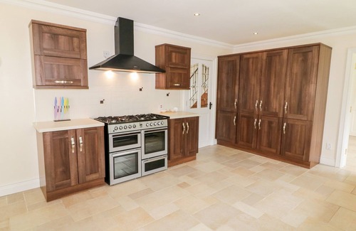 Carndonagh House | THE GLEN, pet friendly, with open fire in Carndonagh, County Donegal