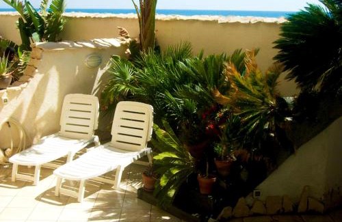 Agnone Bagni Apartment | The Golden Rainbow - SEAFRONT apartments