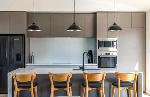 Blackpool House | The Golden Pohutukawa - Beach House - The Golden Pohutukawa - Beach House is a newly built, premium holiday home in an absolute beach front location. With two bedrooms one king and one queen and two bathrooms, this is a wonderful option for up to 4 g