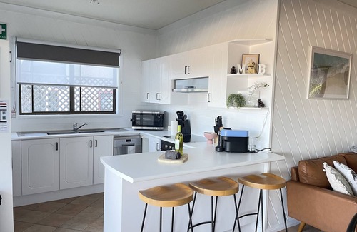 Hyams Beach House | The Golden Retreat @ Hyams Beach - Pet Friendly, Linen & Wifi Provided